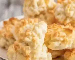 7 Irresistible Keto Coconut Macaroons You’ll Love 3 Delicious Keto Coconut Macaroons made with three simple ingredients, gluten-free treat.